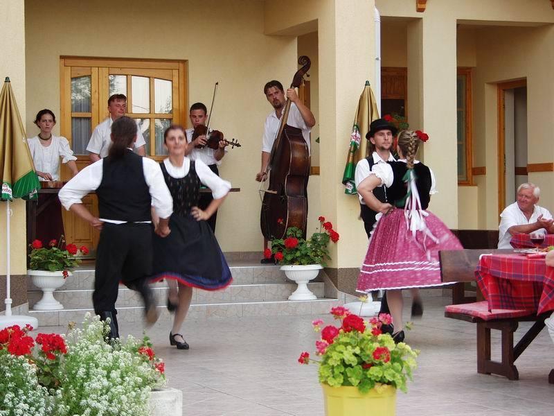 Hotel Adam Tanya Fogado à Balázspuszta Extérieur photo